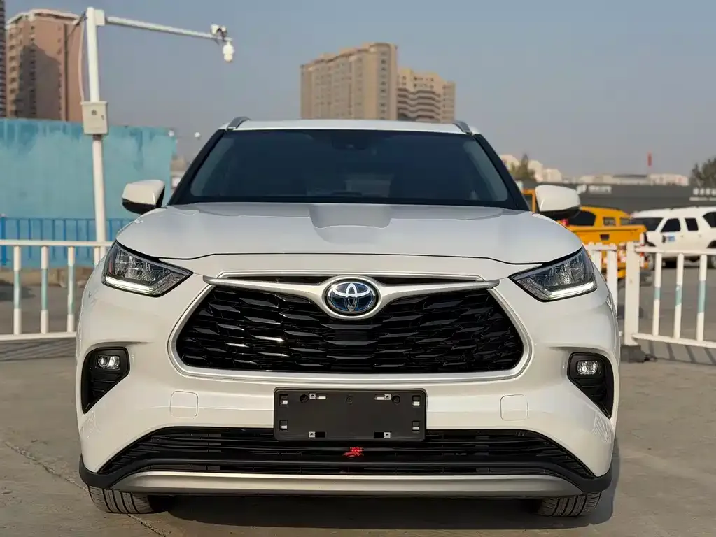 Toyota Highlander 2023 из CN, фото 2