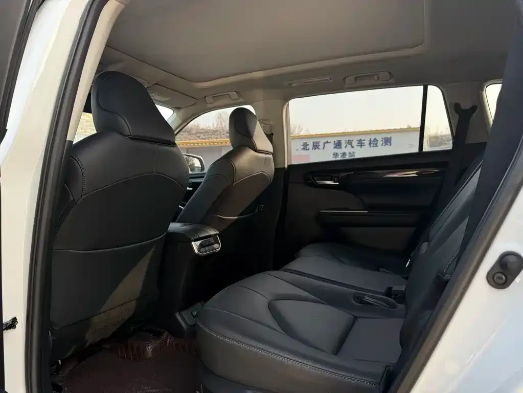 Toyota Highlander 2023 из CN, фото 6