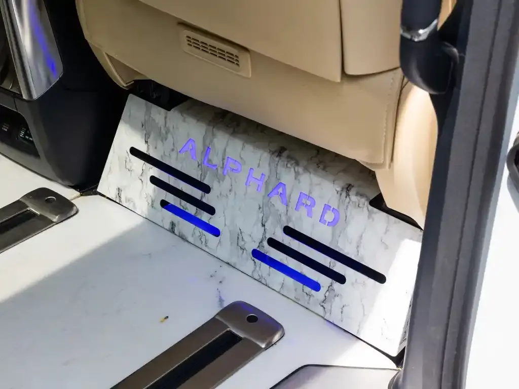 Toyota Alphard 2022 из CN, фото 10
