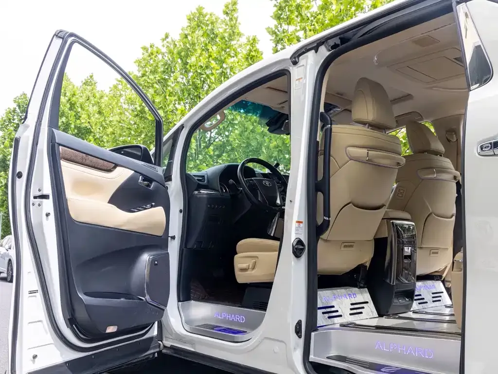 Toyota Alphard 2022 из CN, фото 6