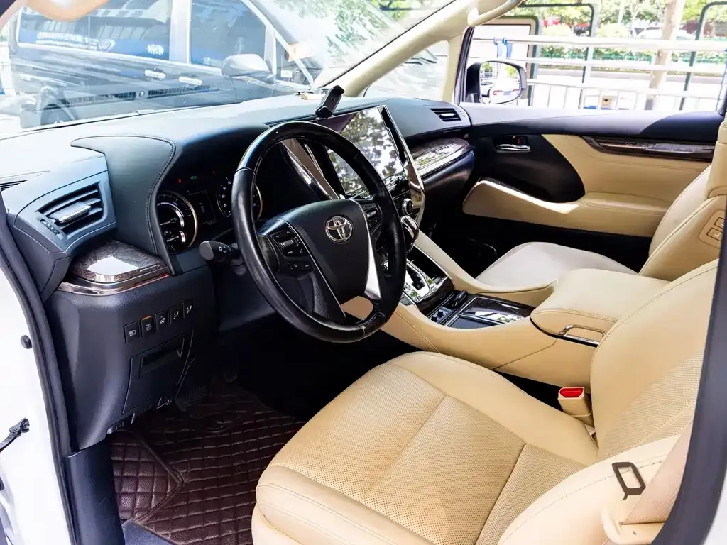 Toyota Alphard 2022 из CN, фото 7