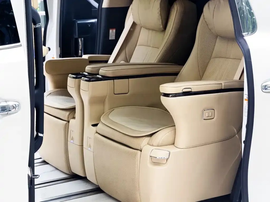 Toyota Alphard 2022 из CN, фото 9
