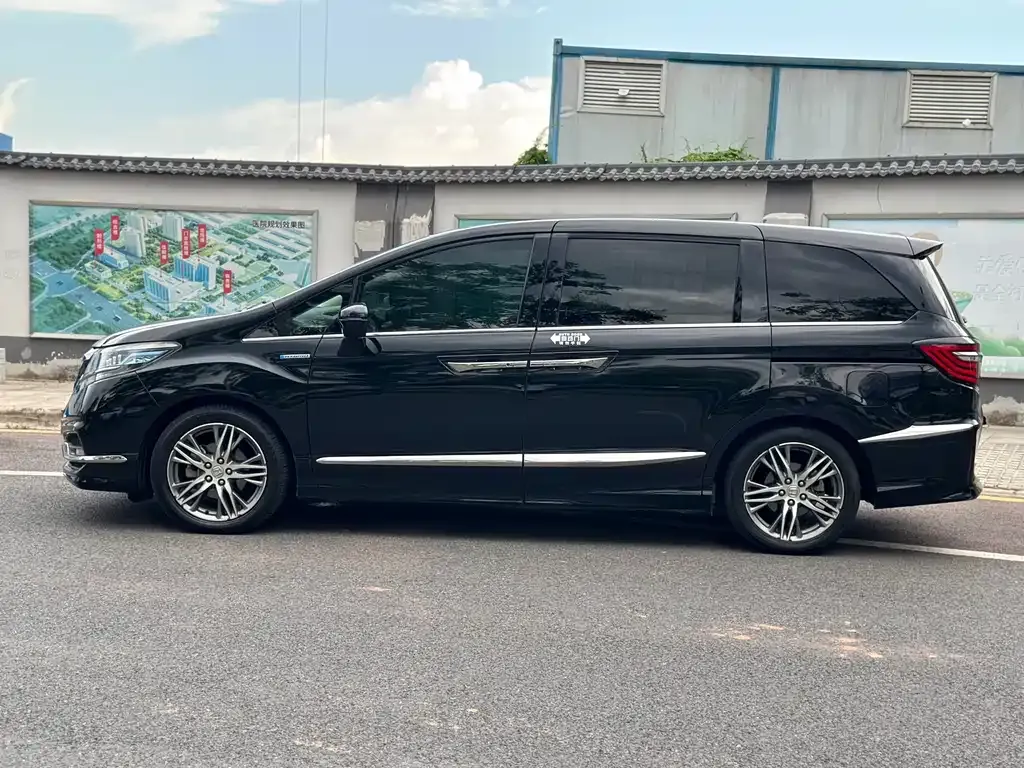 Honda Elysion 2021 из CN, фото 3
