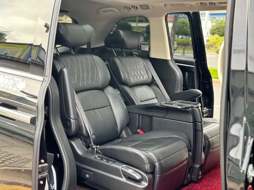 Honda Elysion 2021 из CN, фото 8