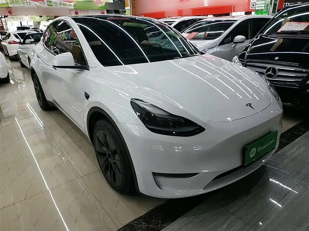 Tesla Model Y — фото 4