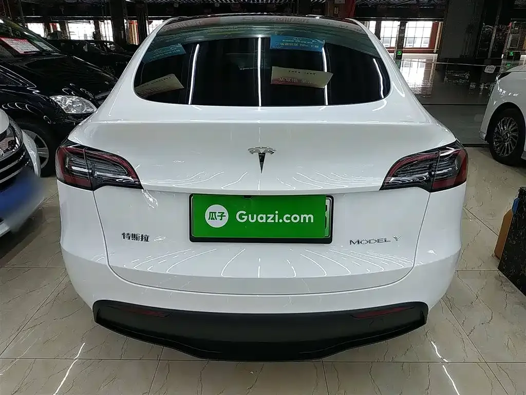 Tesla Model Y — фото 6