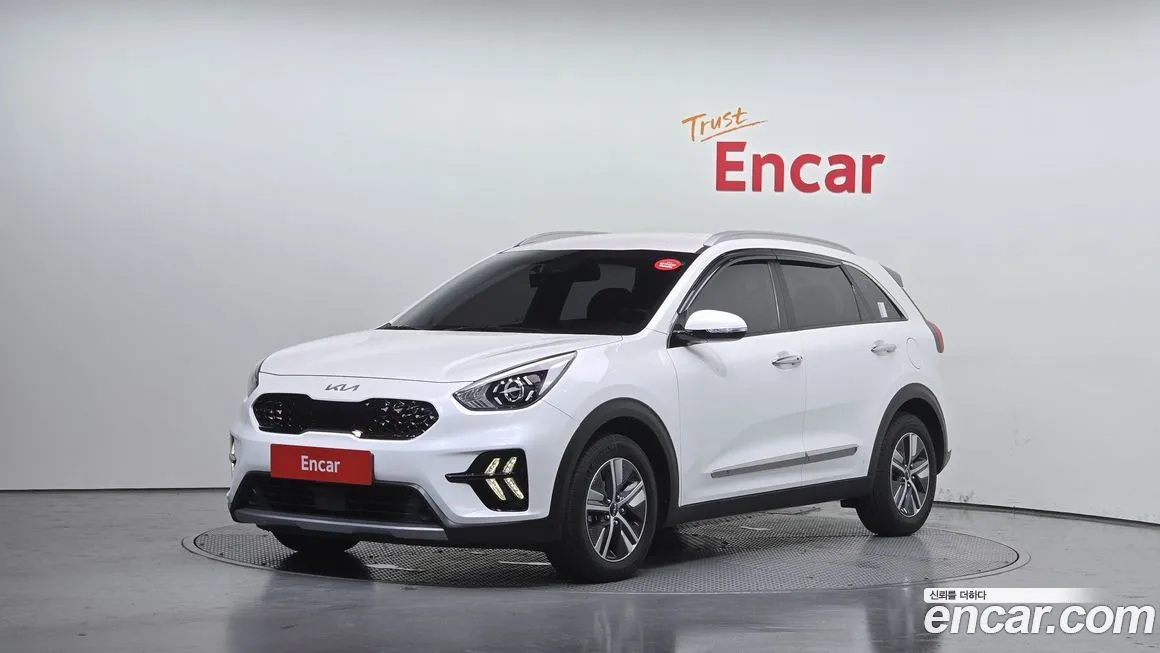 Kia Niro — фото 1