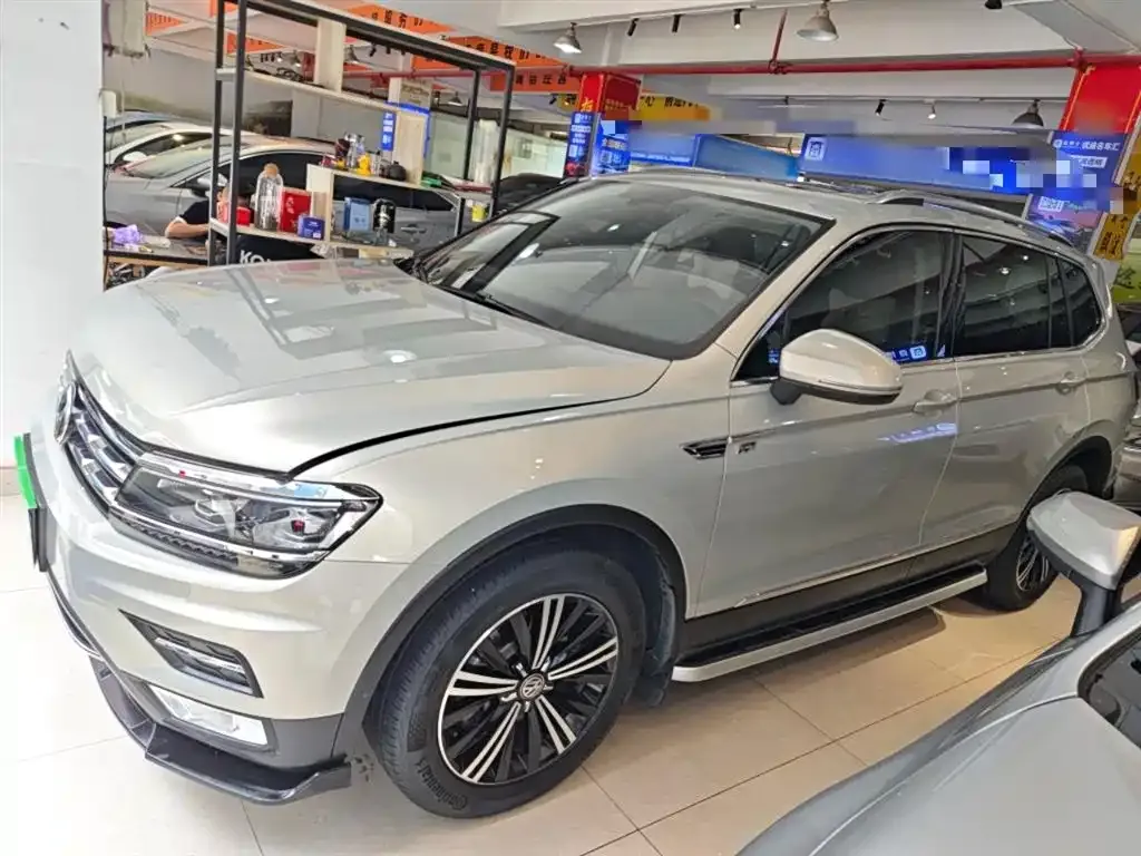 Volkswagen Tiguan L — фото 5