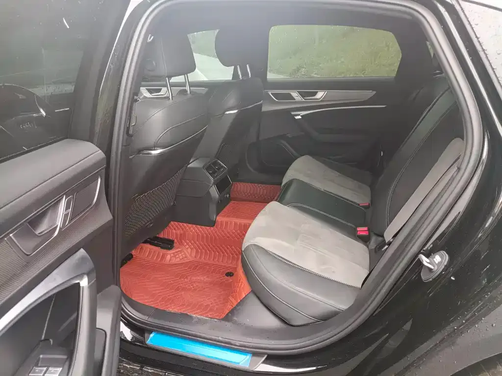 Audi A6L 2024 из CN, фото 6