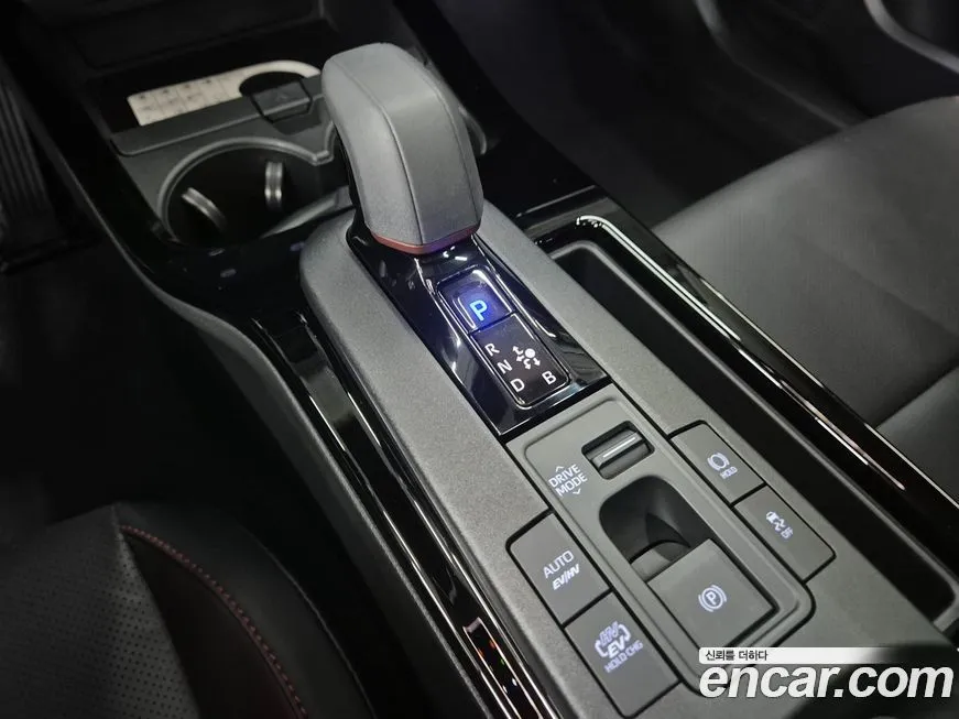 Toyota Prius 2024 из KR, фото 9