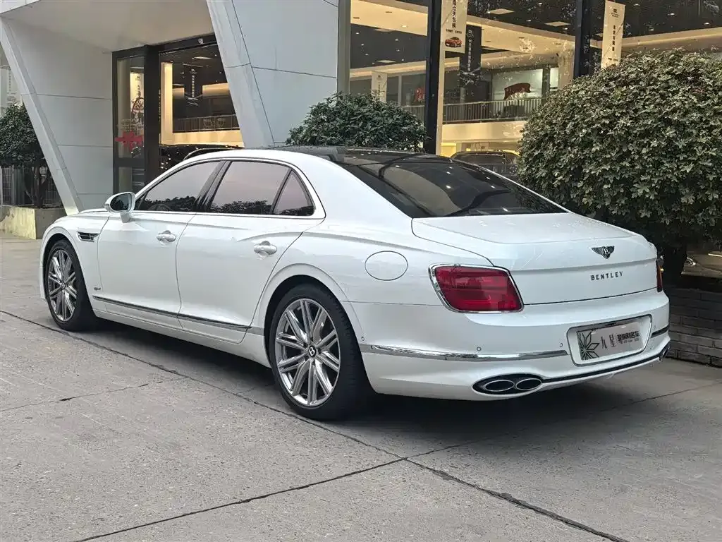 Bentley Flying Spur PHEV 2023 из CN, фото 3