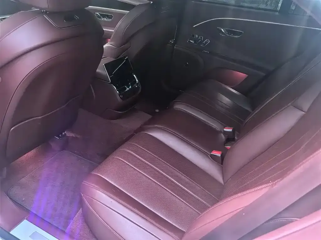 Bentley Flying Spur PHEV 2023 из CN, фото 5
