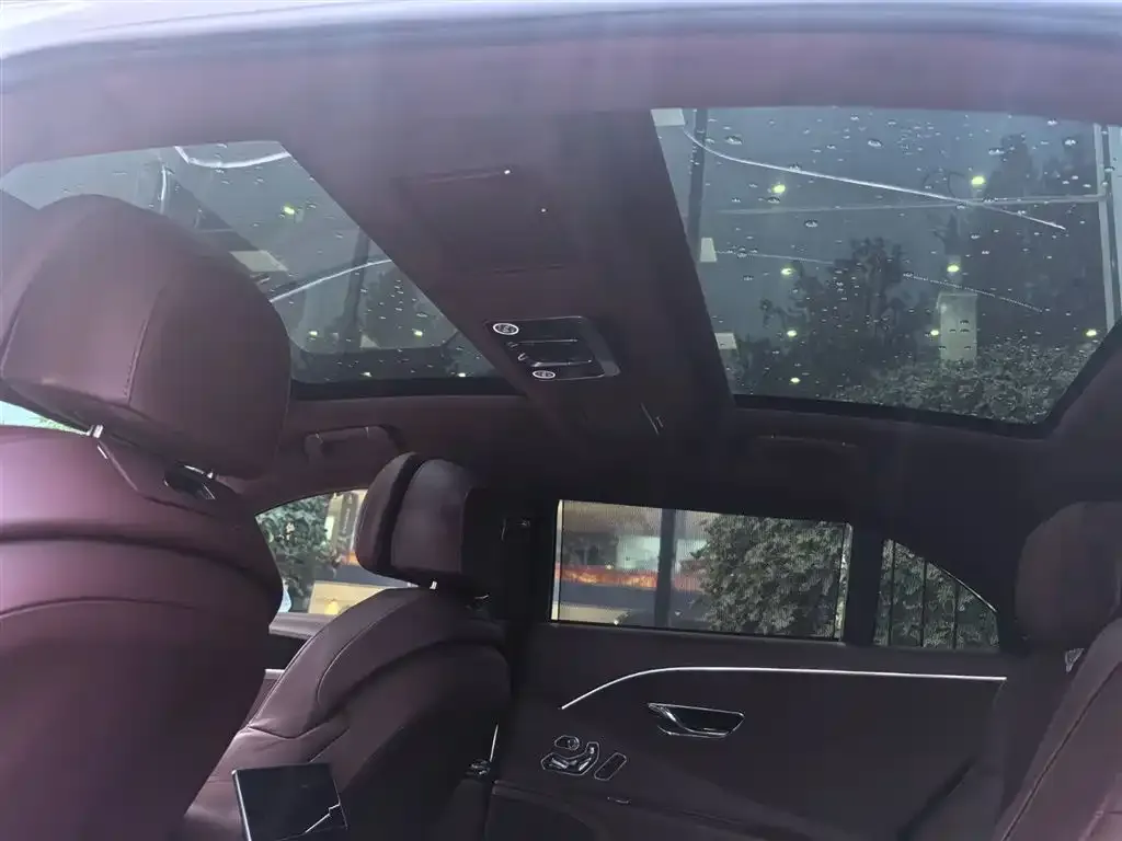 Bentley Flying Spur PHEV 2023 из CN, фото 6