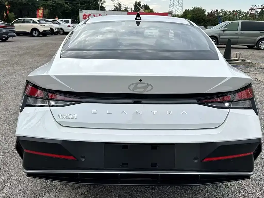 Hyundai Elantra 2025 из CN, фото 4