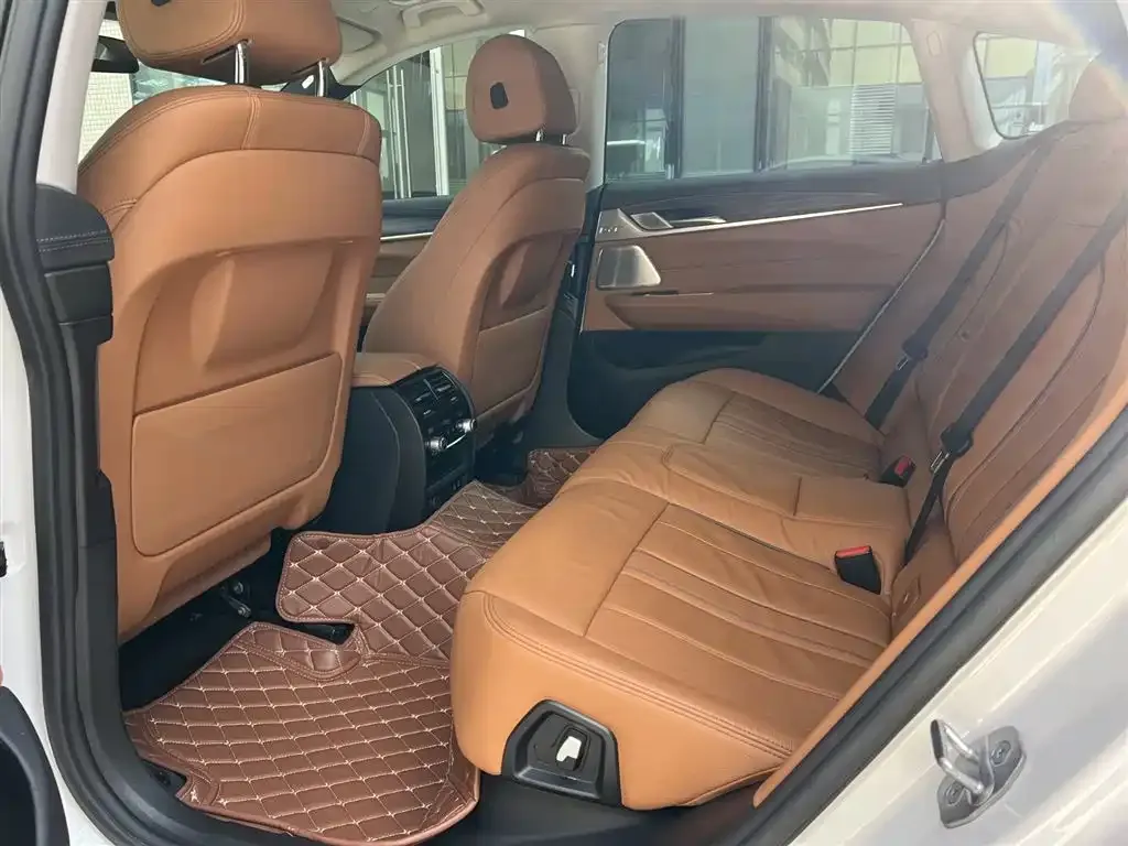 BMW 6 Series GT 2022 из CN, фото 10