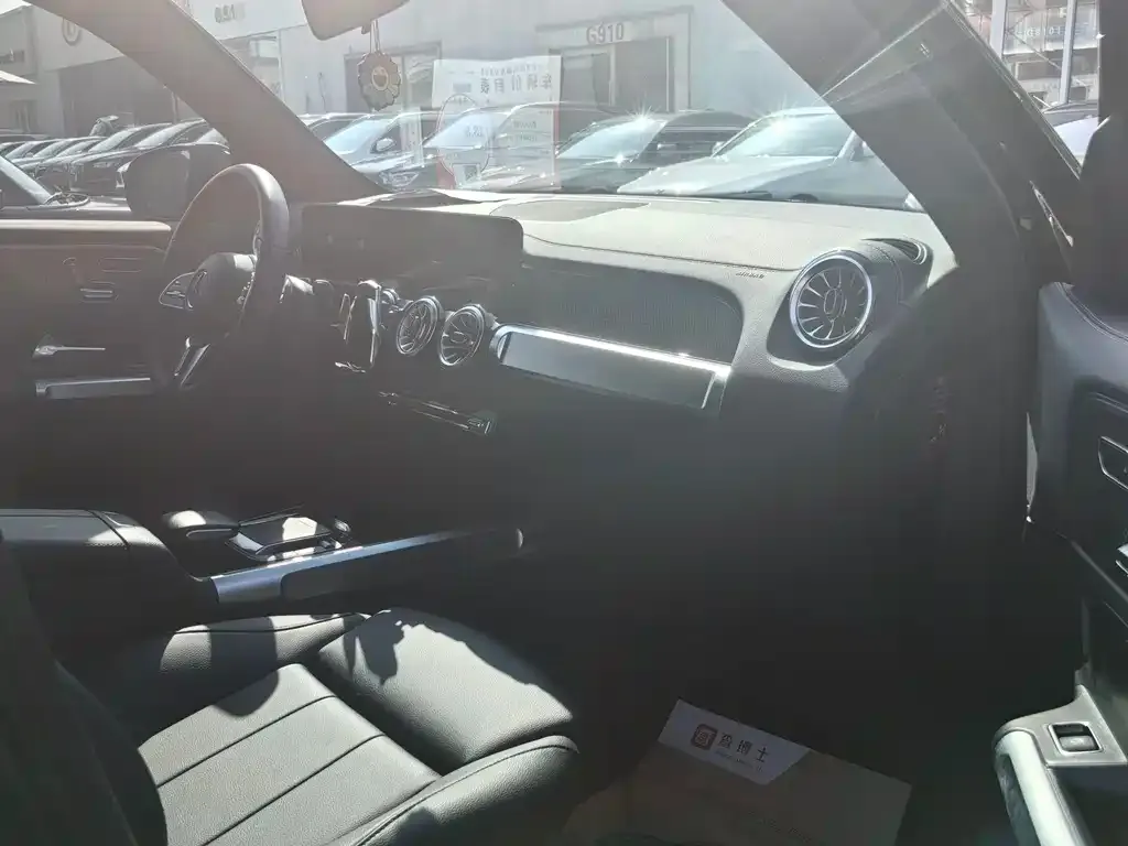 Mercedes-Benz GLB 2023 из CN, фото 8