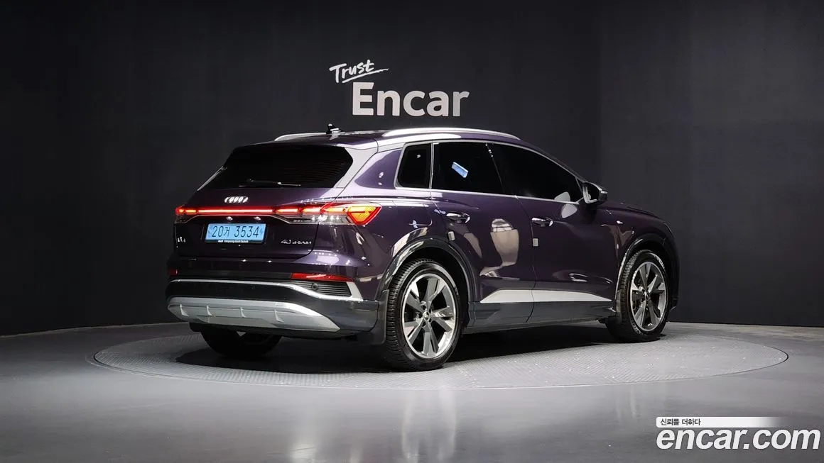 Audi Q4 e-tron — фото 2