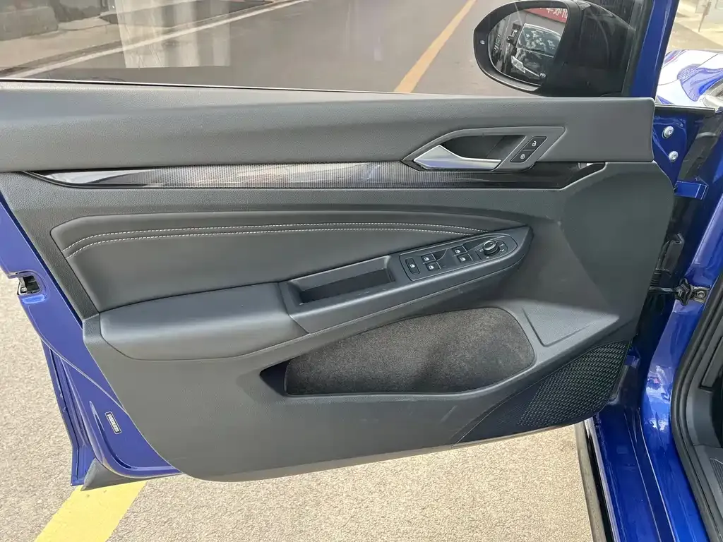 Volkswagen Golf 2021 из CN, фото 8