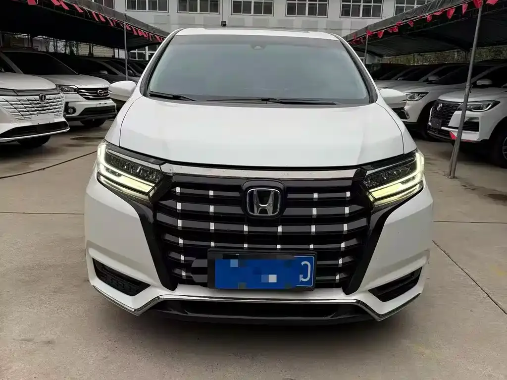 Honda Elysion 2023 из CN, фото 3
