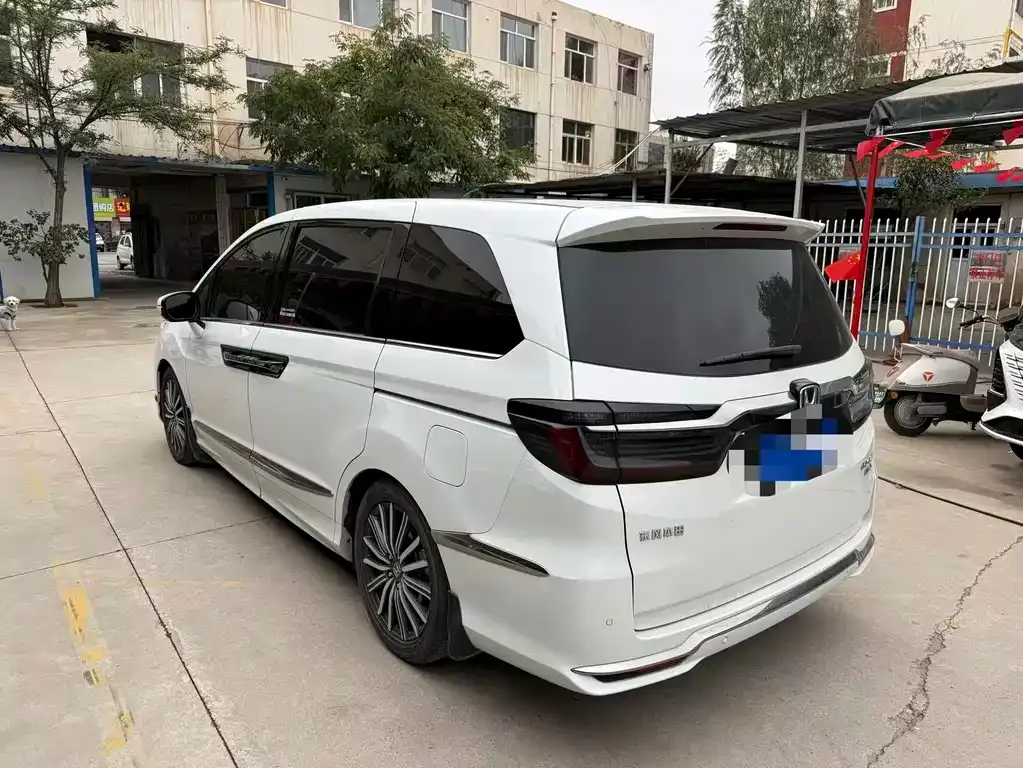Honda Elysion 2023 из CN, фото 6