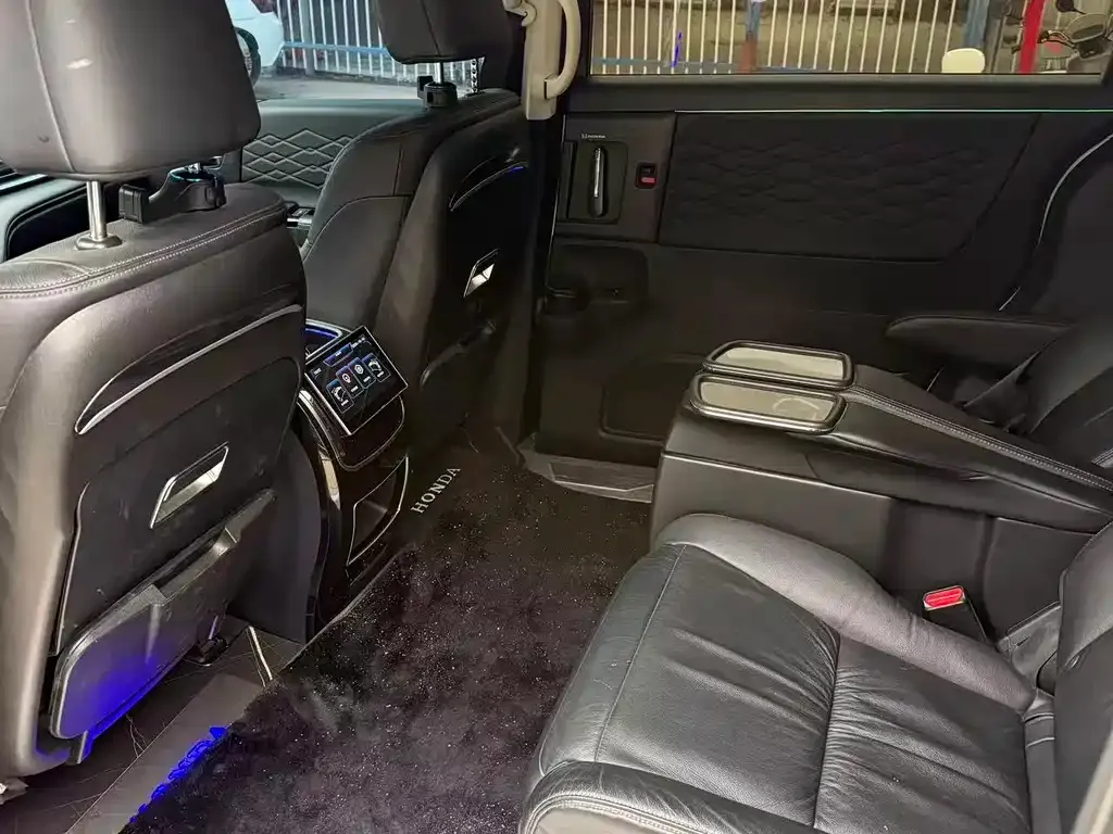Honda Elysion 2023 из CN, фото 7