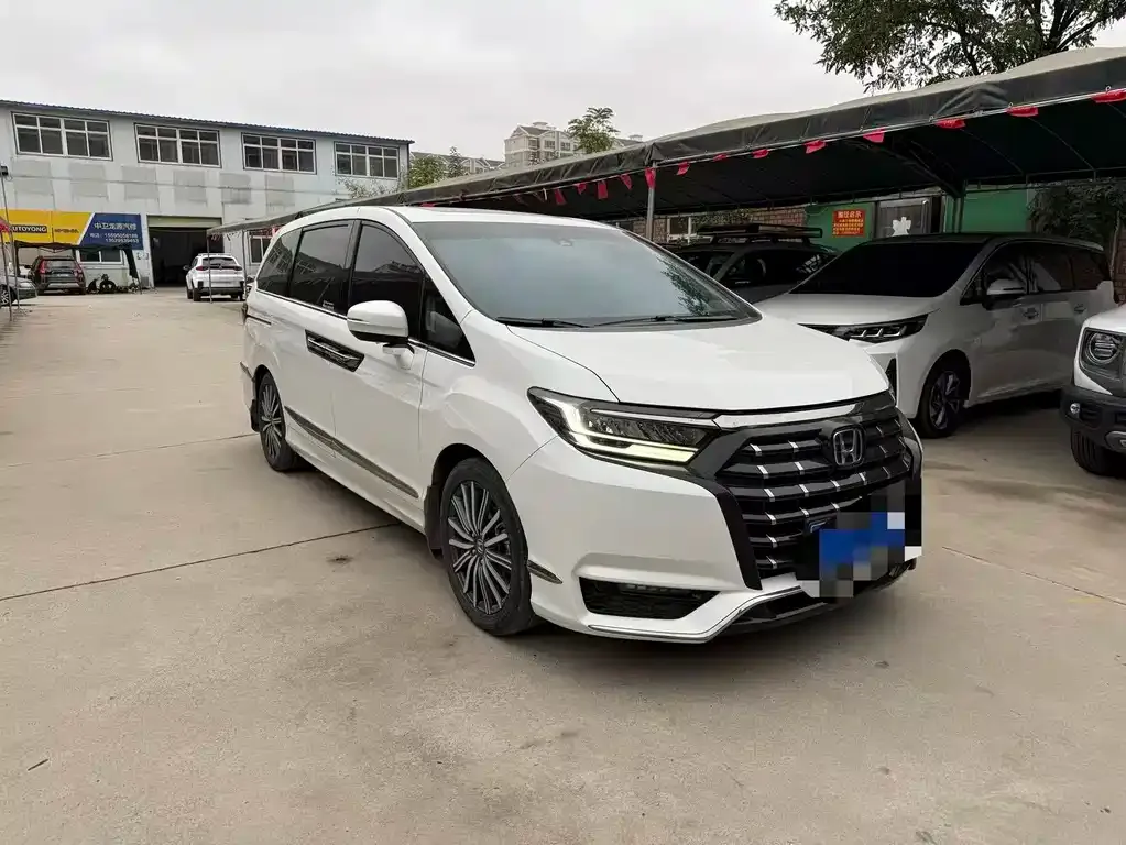 Honda Elysion 2023 из CN, фото 8