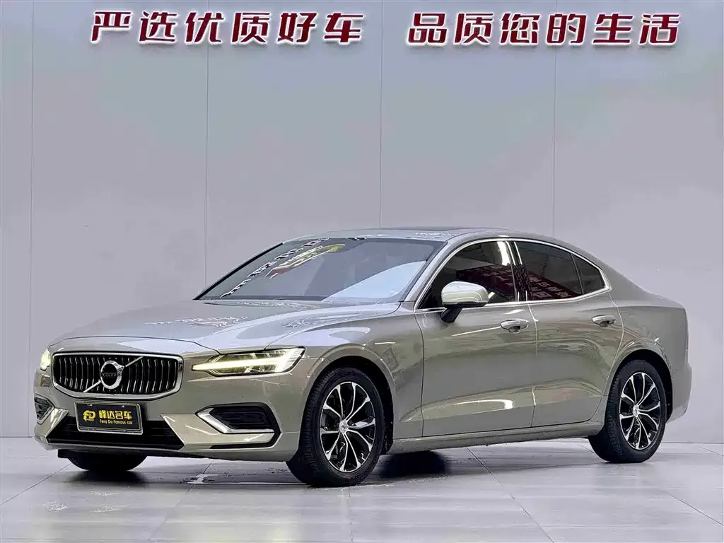Volvo S60 2022 из CN, фото 1
