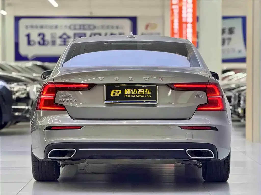 Volvo S60 2022 из CN, фото 3