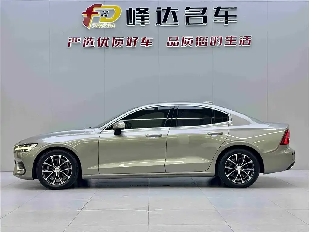 Volvo S60 2022 из CN, фото 4