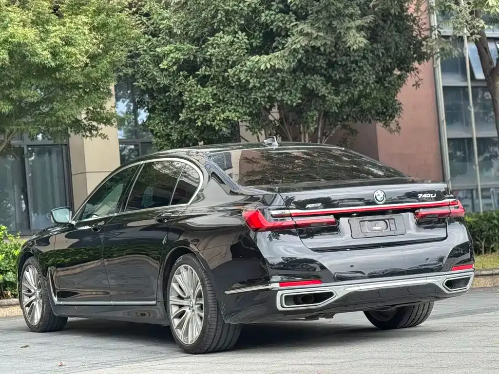 BMW 7 Series 2022 из CN, фото 10