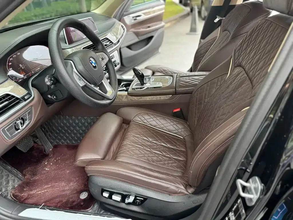 BMW 7 Series 2022 из CN, фото 4