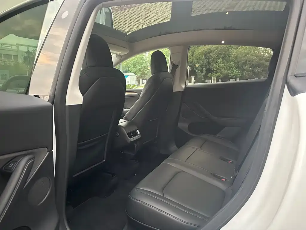 Tesla Model Y 2022 из CN, фото 10