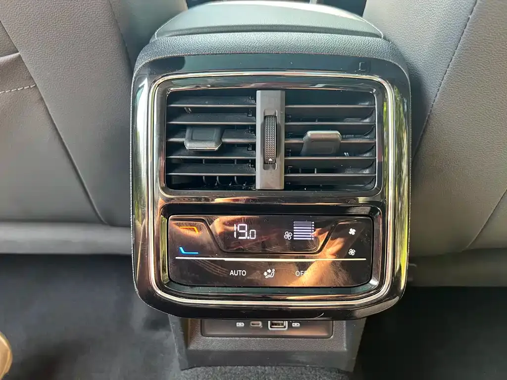Volkswagen Passat — фото 7