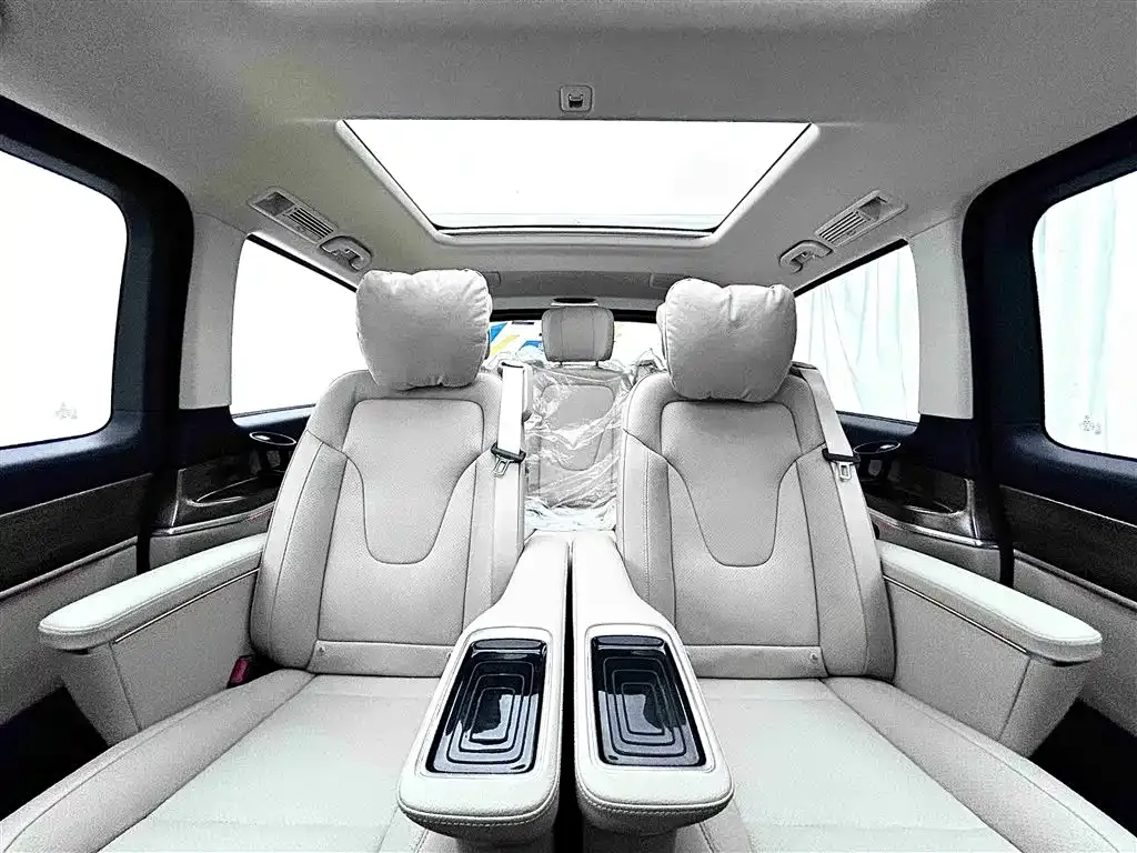 Mercedes-Benz V-Class 2023 из CN, фото 10