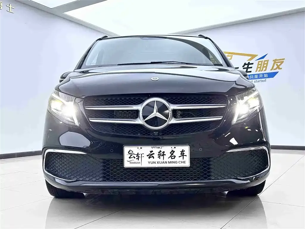 Mercedes-Benz V-Class 2023 из CN, фото 2