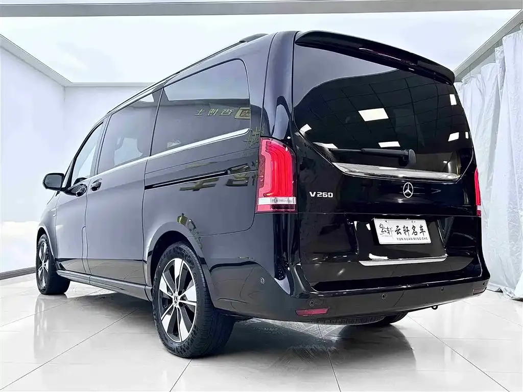 Mercedes-Benz V-Class 2023 из CN, фото 4