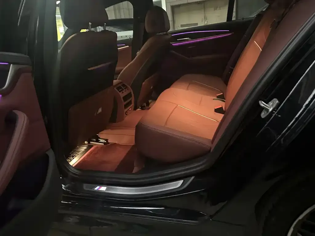 BMW 5 Series 2023 из CN, фото 7