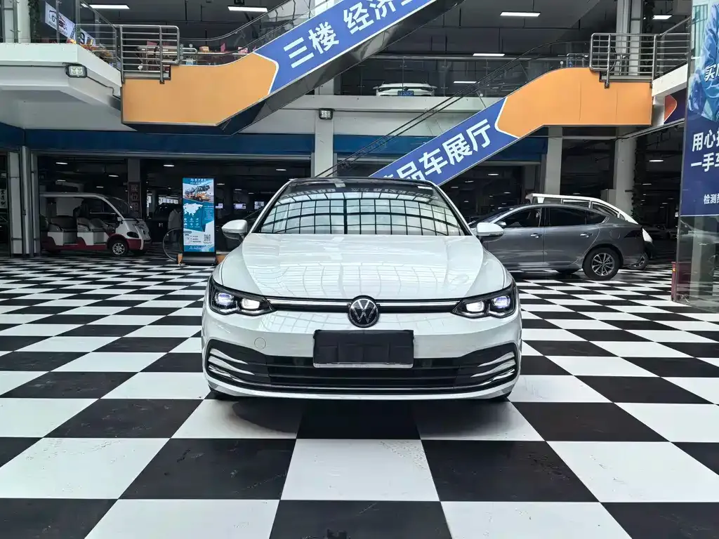 Volkswagen Golf 2021 из CN, фото 2