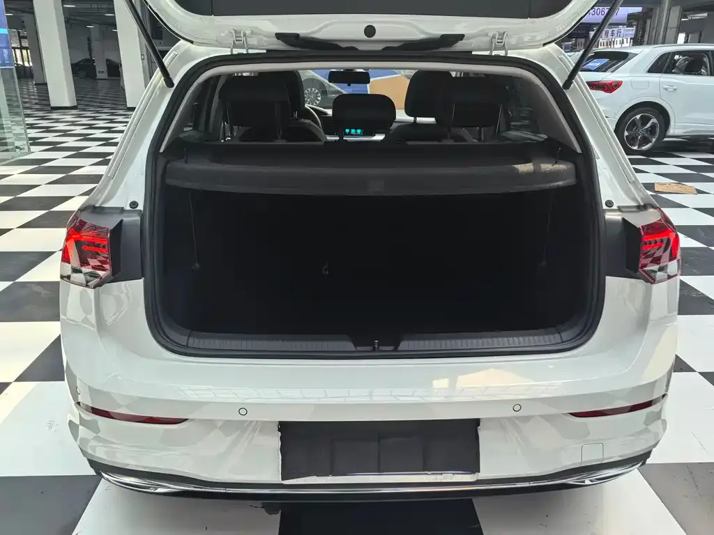 Volkswagen Golf 2021 из CN, фото 8