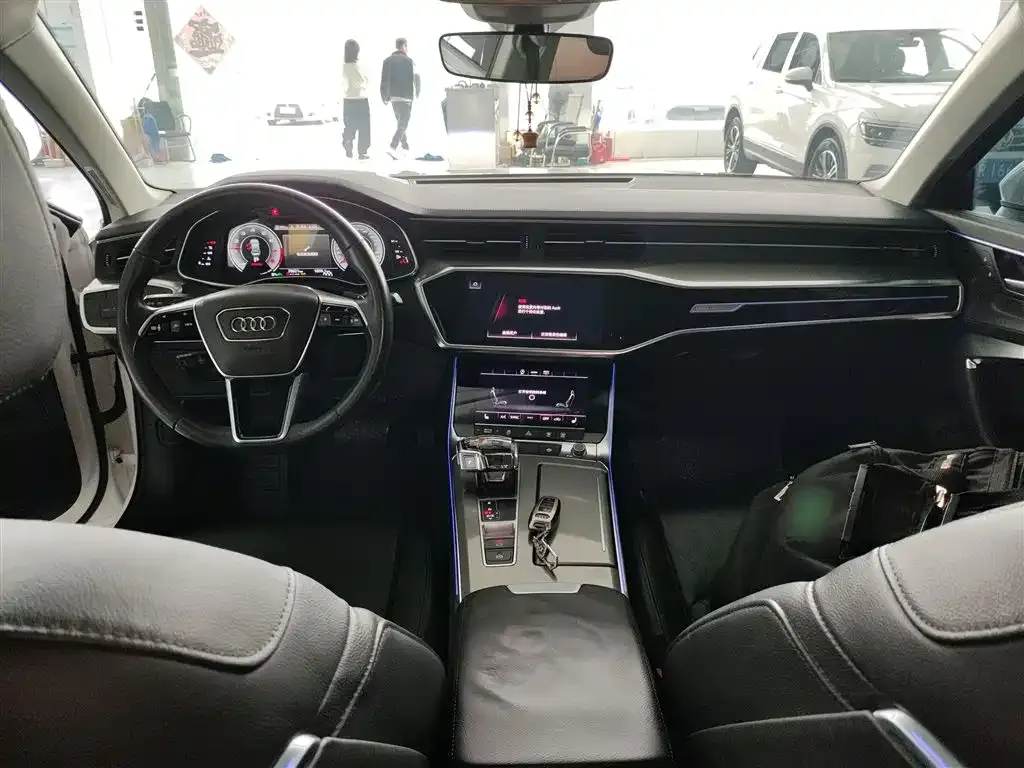 Audi A6L 2021 из CN, фото 10