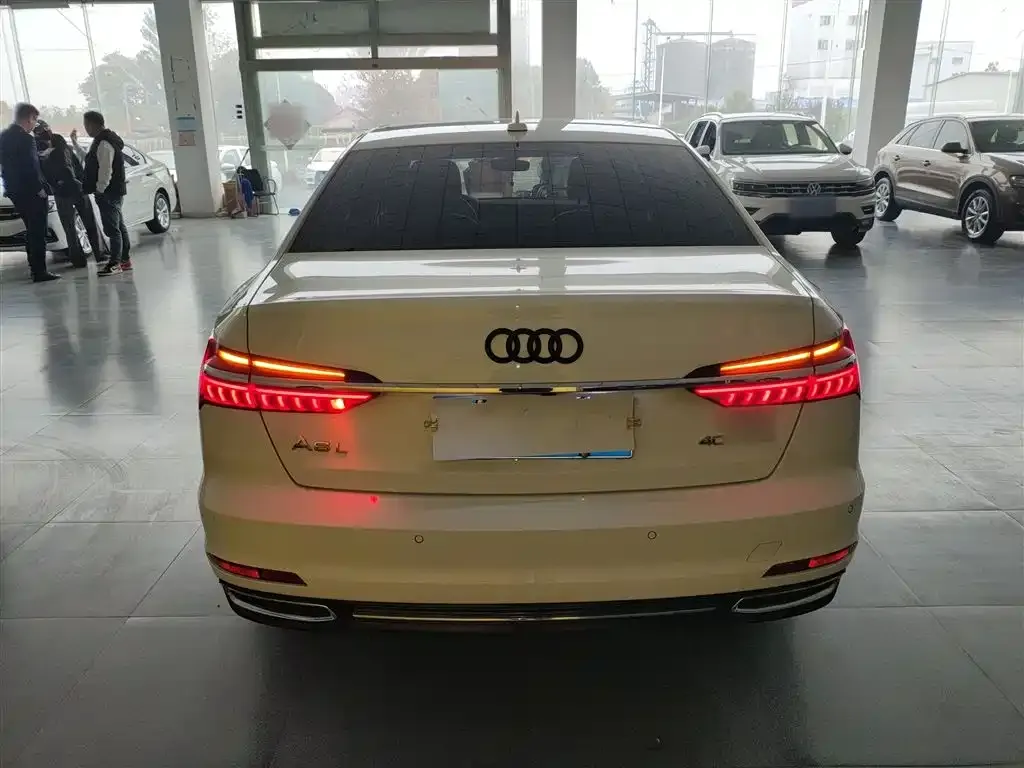 Audi A6L 2021 из CN, фото 6