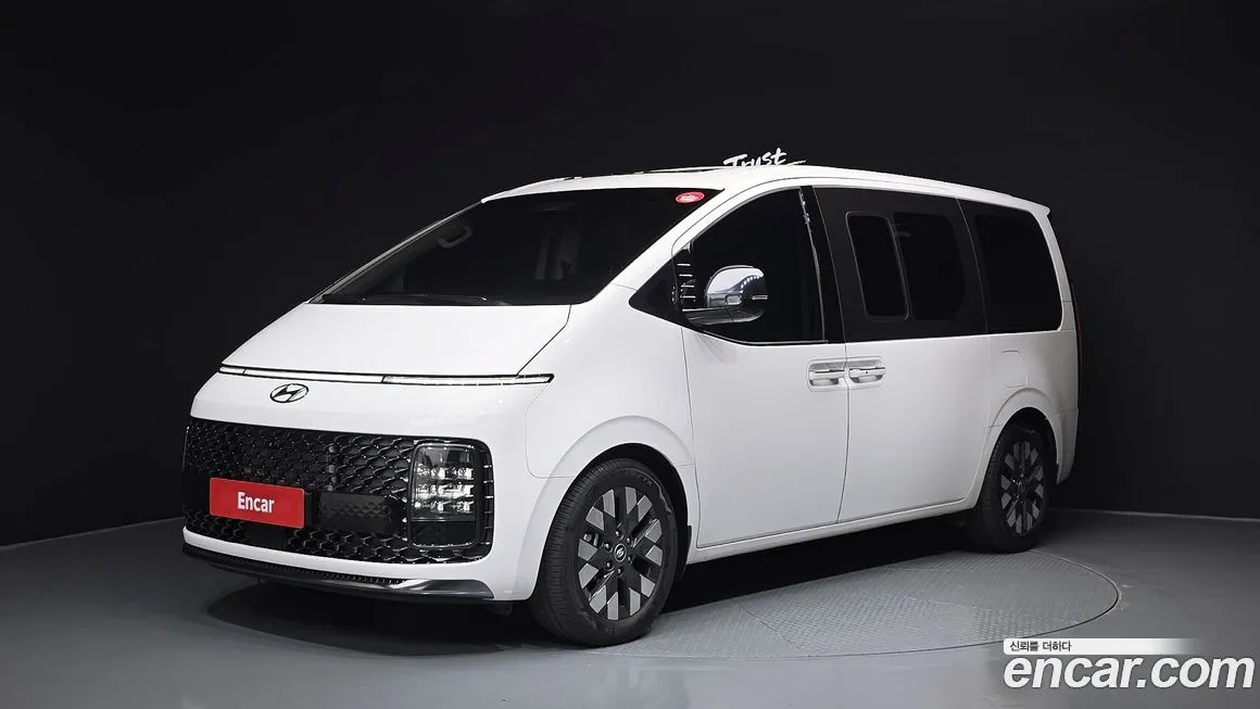 Hyundai Staria 2023 из KR, фото 1