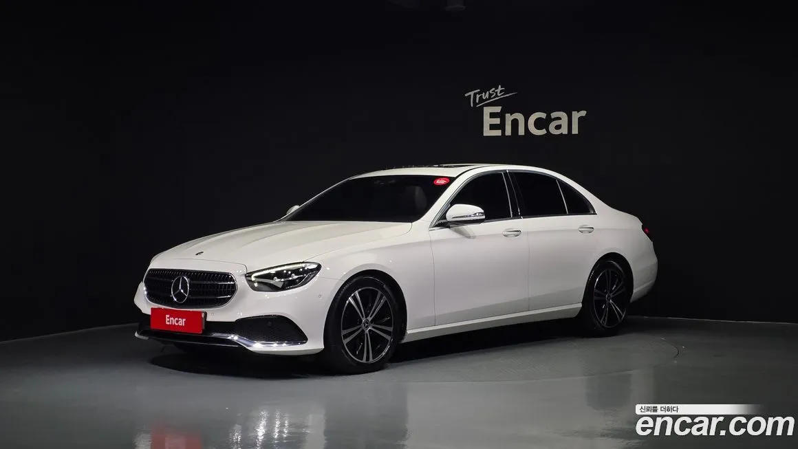 Mercedes-Benz E-Class — фото 1
