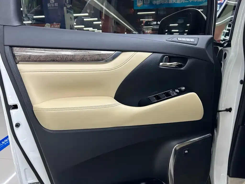 Toyota Vellfire 2022 из CN, фото 5