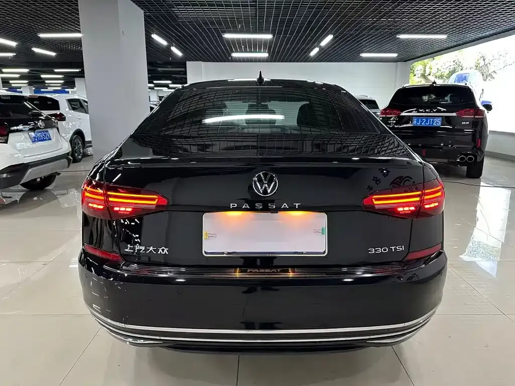 Volkswagen Passat — фото 7