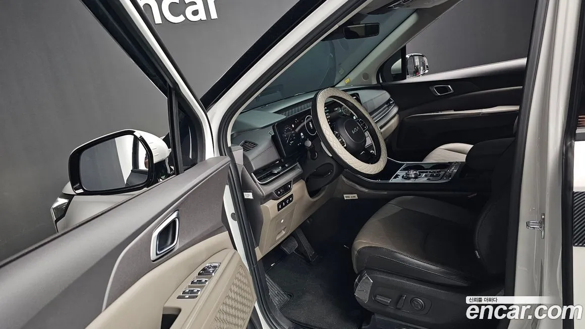 Kia Carnival — фото 10