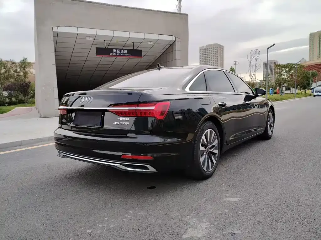 Audi A6L 2024 из CN, фото 6