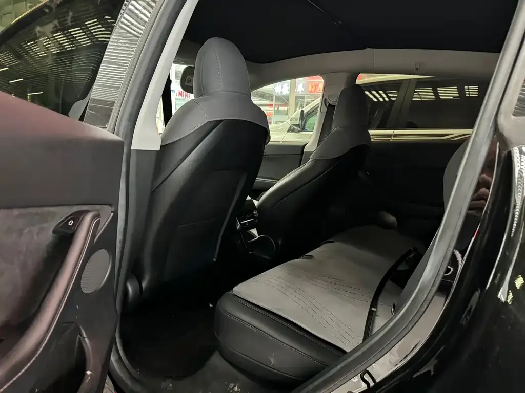Tesla Model Y — фото 5