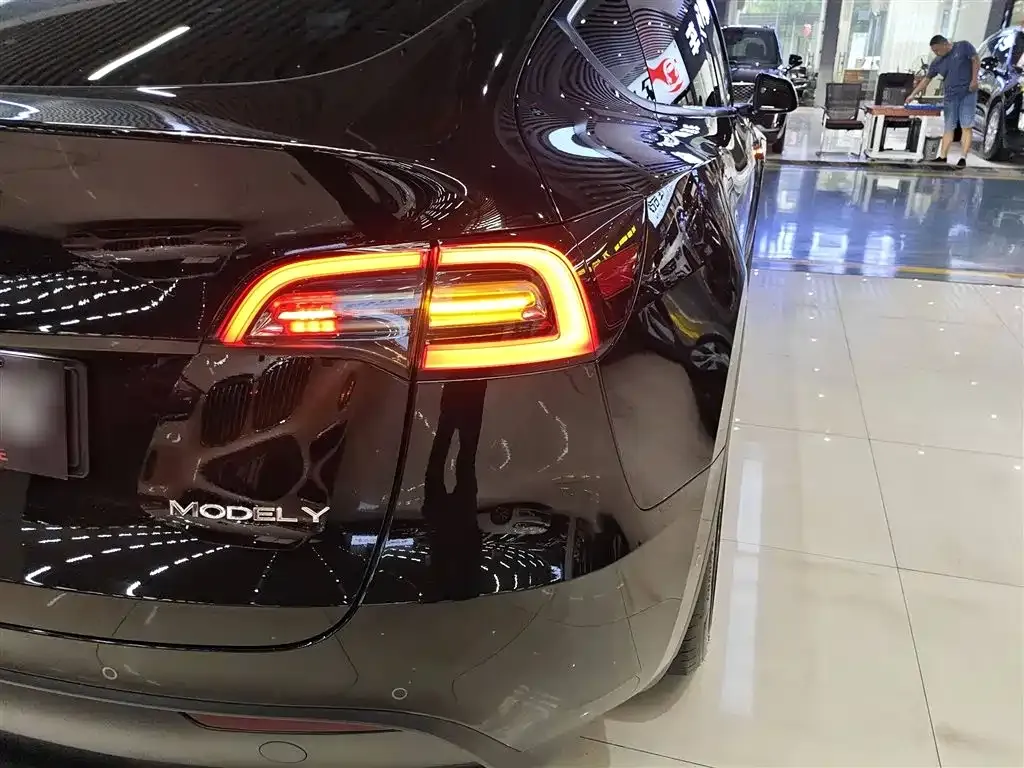 Tesla Model Y 2024 из CN, фото 8