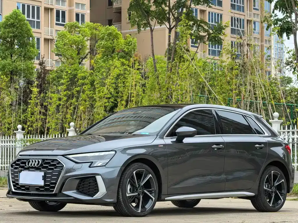 Audi A3 2023 из CN, фото 1